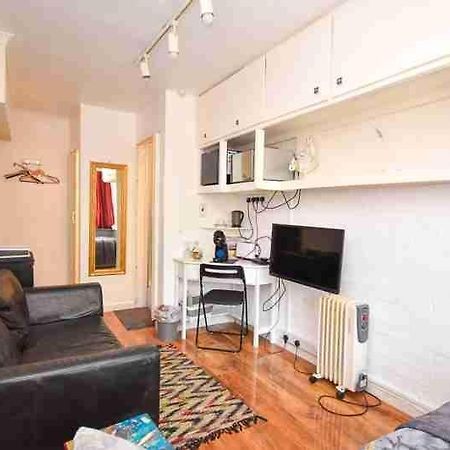 Leeward Gardens With Ensuite London Exterior foto
